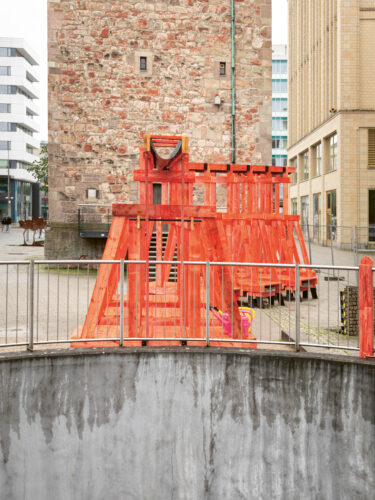 Raumlabor
Sammelstelle
Installation Roter Turm, Chemnitz
Foto: Kunstsammlungen Chemnitz/graukarte.info