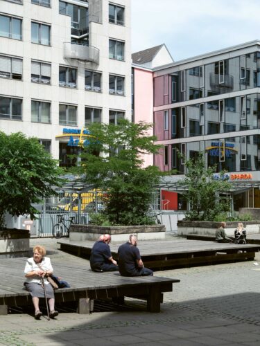 atelier le balto
Neun Neue Gärten, seit 2020
Installation Platz an der Alten Post, Chemnitz
Foto: Kunstsammlungen Chemnitz/graukarte.info
